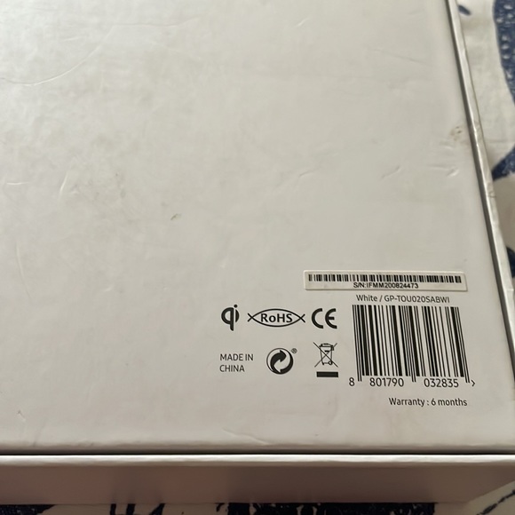 Samsung UV sterilizer with wireless charging-brand new unopened - Picture 4 of 5